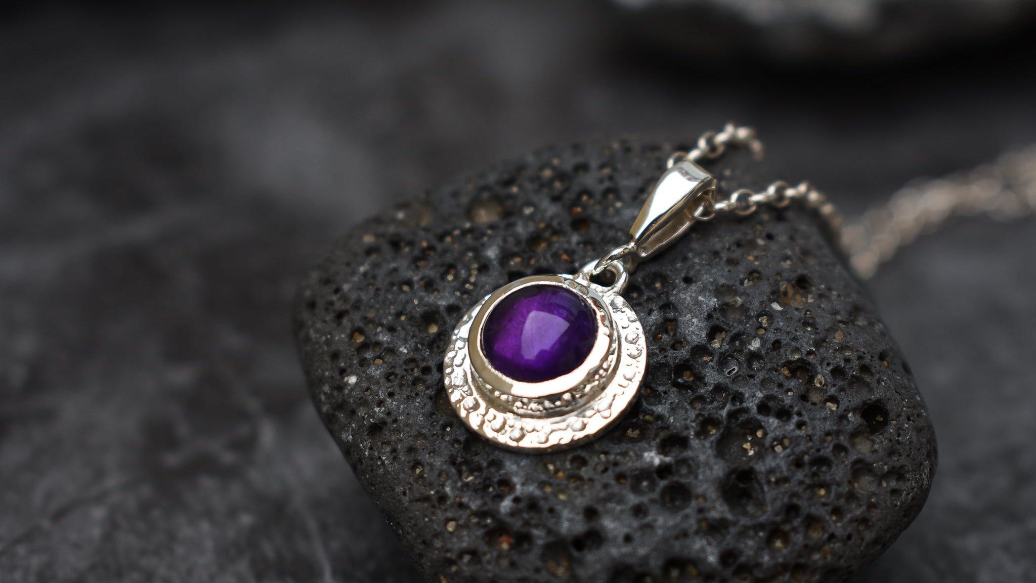 Amethyst Meaning, Properties & Healing Guide