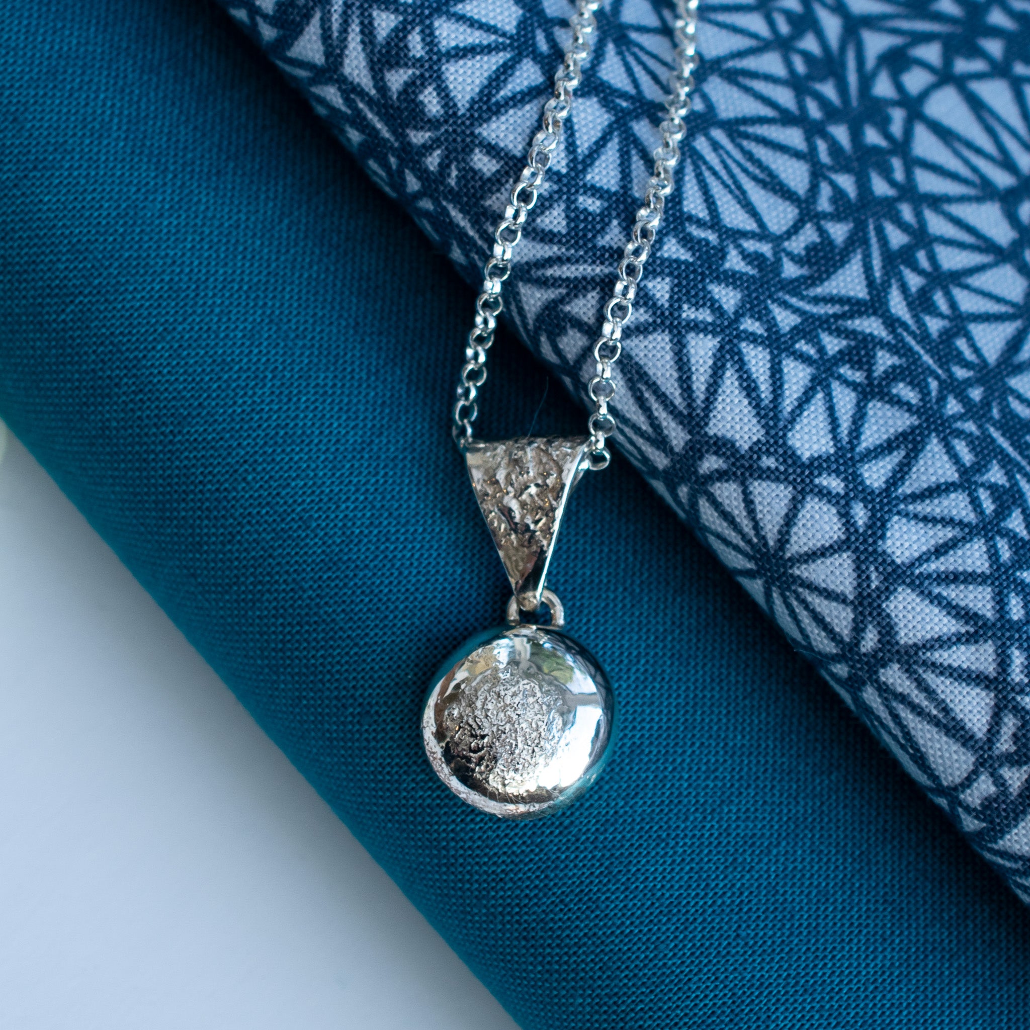 Necklaces & Pendants