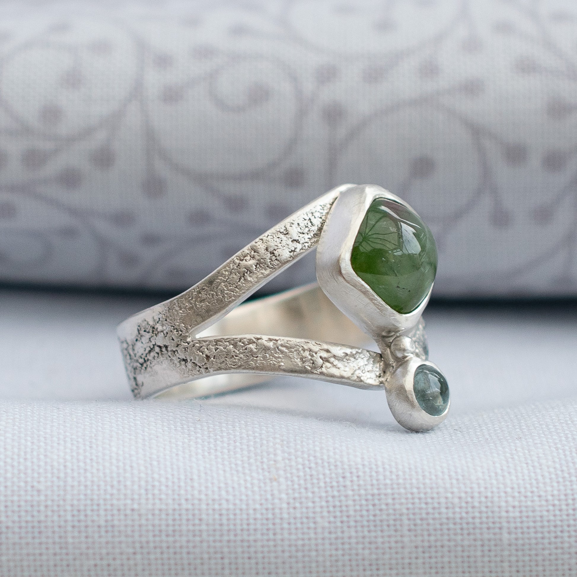 Green Tourmaline & Aquamarine Ring in textured Sterling Silver, UK Size Q1/2